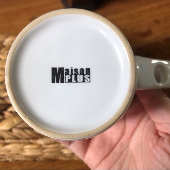 Maison Plus Classic White Ceramic mug with spoon holder - Picture 5 of 5